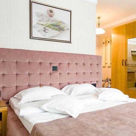 Hotel Roser House Boutique - Pe Malul Lacului Colibiţa Eksteriør billede
