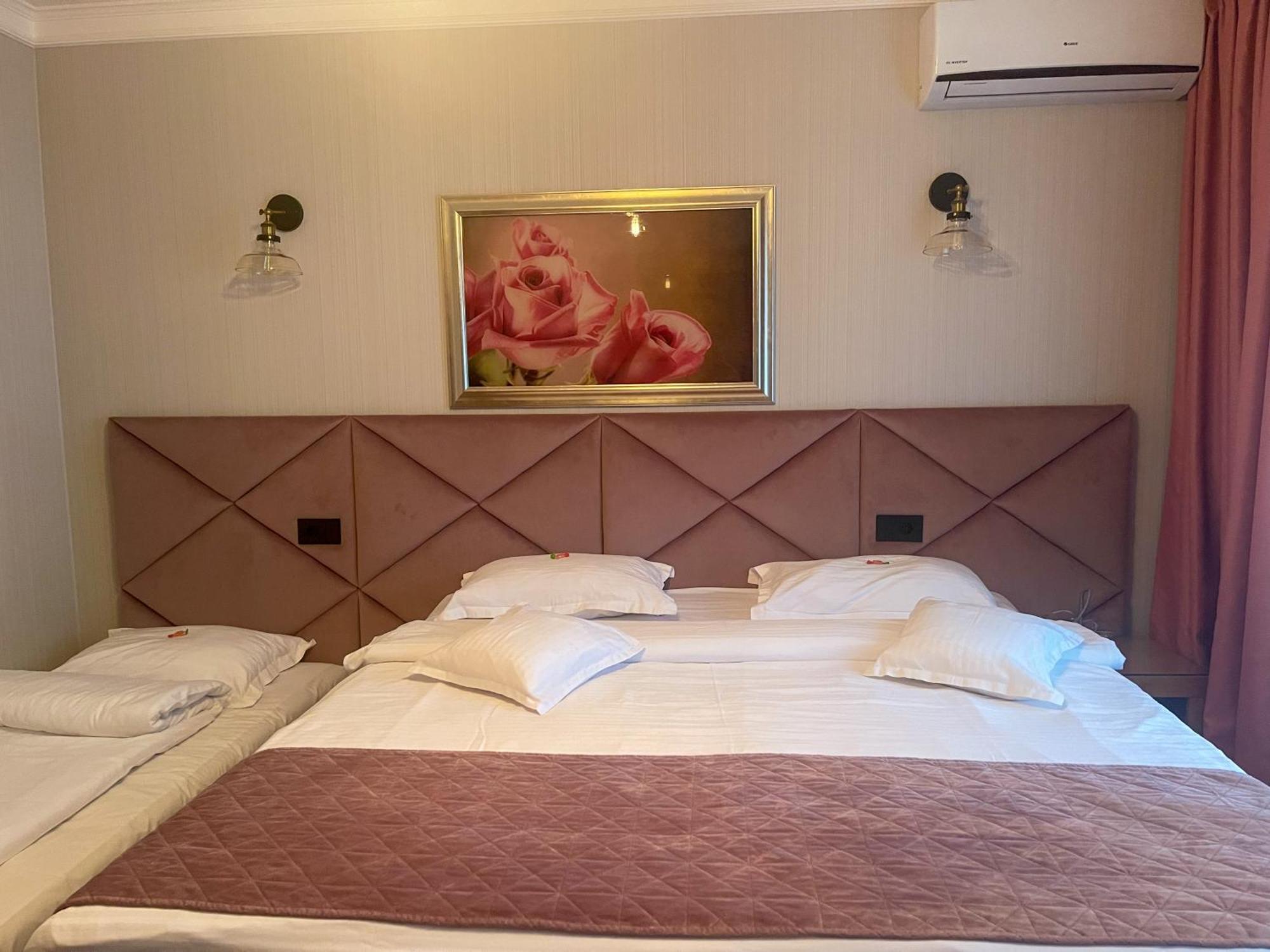 Hotel Roser House Boutique - Pe Malul Lacului Colibiţa Eksteriør billede